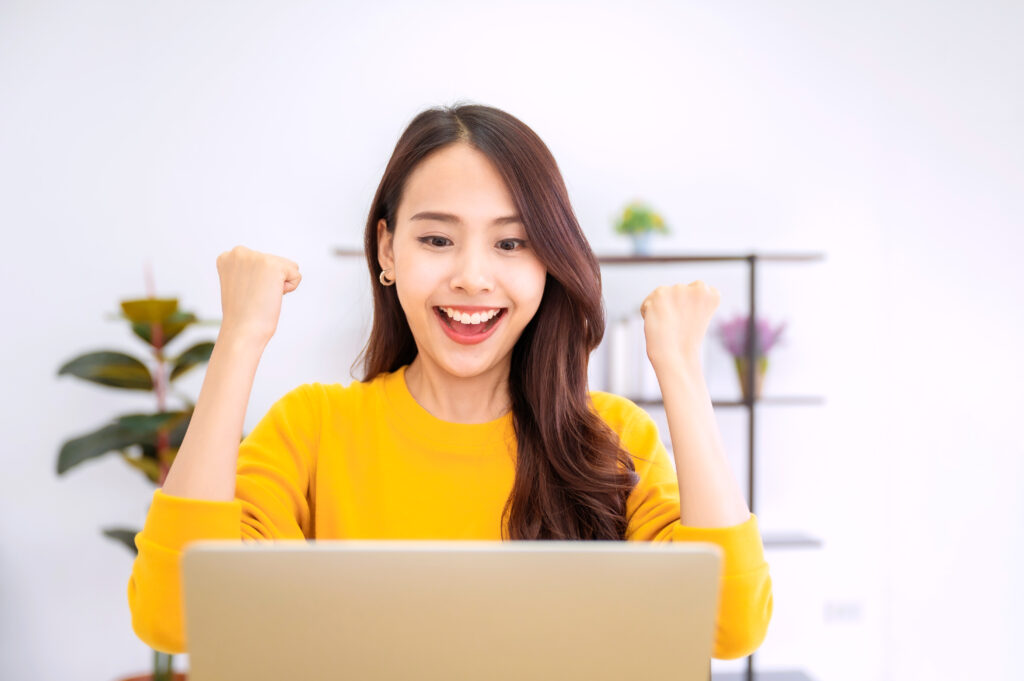 Seamless Claims (shutterstock 2056173185) Tweaked